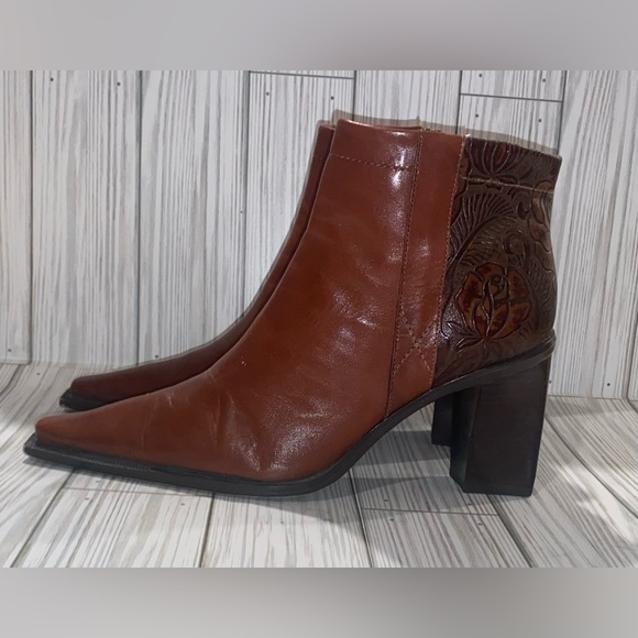 BCBG Girls “MAX AZIRA” Western Ankle Boots Size 7 - Picture 4 of 14